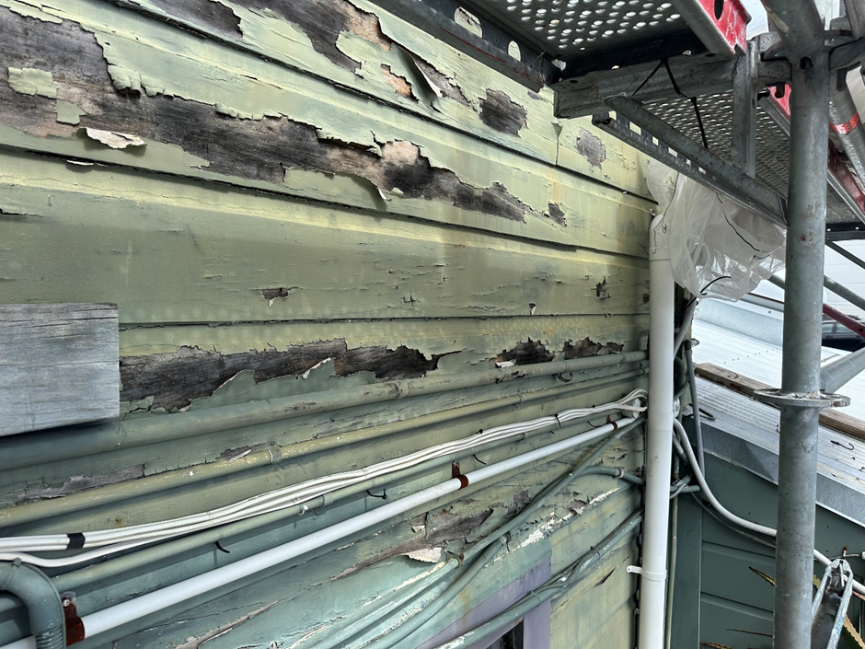 deteriorated weatherboards photo